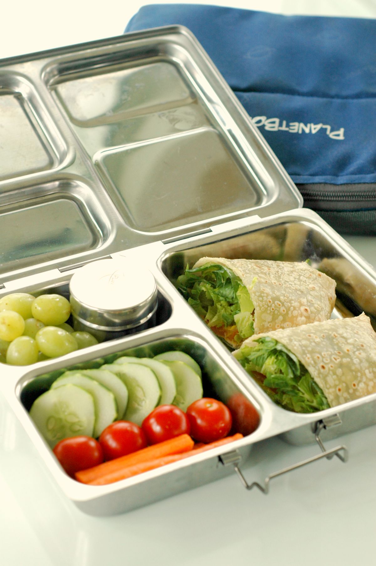 School Lunch Gear Resource Guide :: A detailed brand comparison so you can find out what works with how YOU pack lunches!
