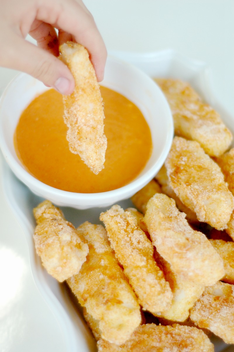 Quick & Easy Gluten Free Fish Sticks with Kid Friendly French Dipping Sauce :: The ultimate kid friendly fish prep! Crispy, flavorful, and gluten free!