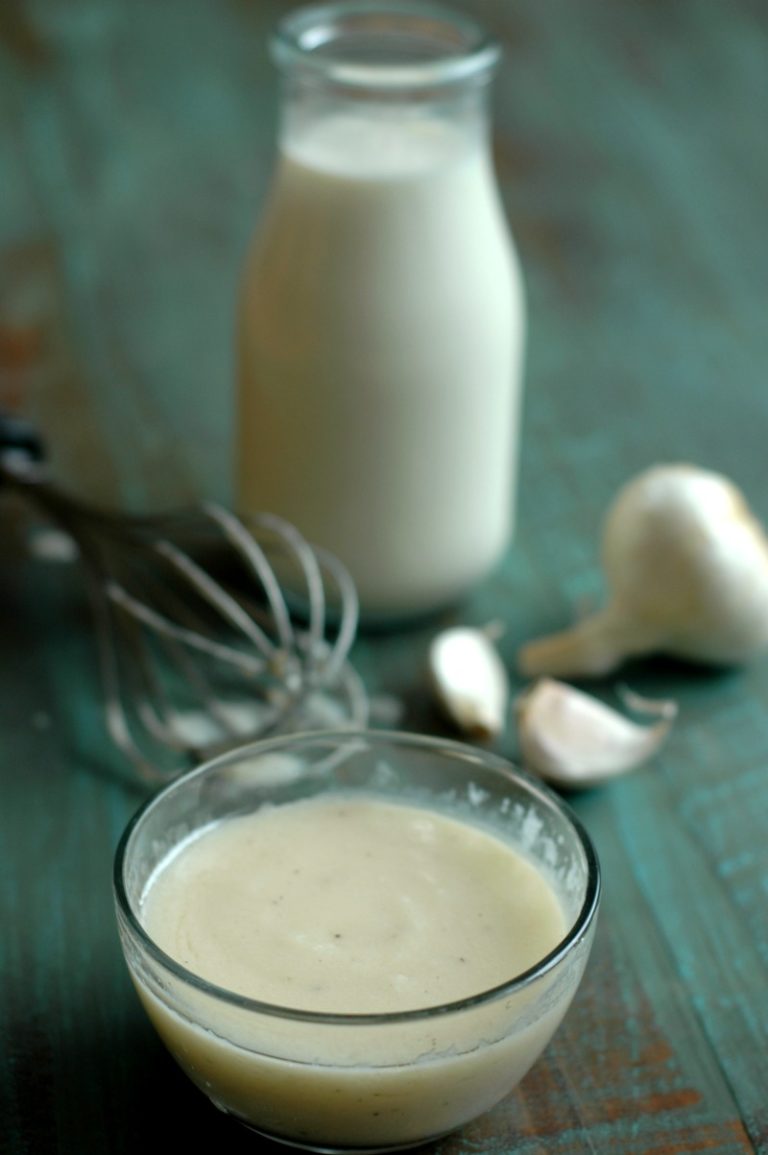 10 Minute Homemade Alfredo Sauce Dairy and Dairy Free Options