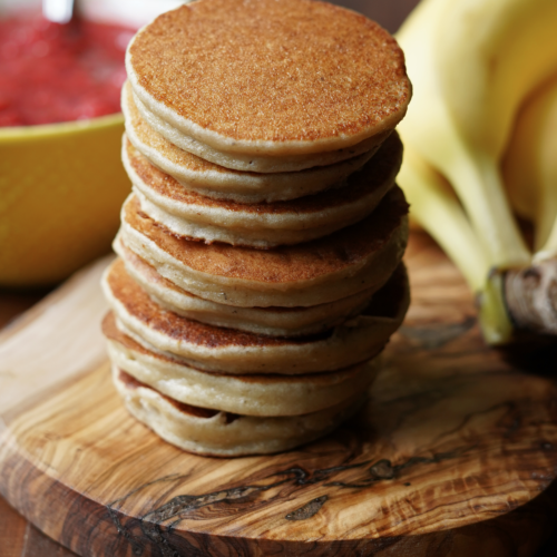 No Added Sugar Blender Batter Protein Banana Pancakes :: PLUS! A Bonus No Added Sugar Strawberry Topping!