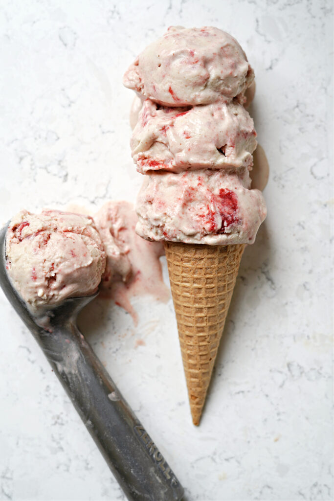 Strawberry Banana Ice Cream :: Dairy Free & Fruit Sweetened - No Added Sugar!