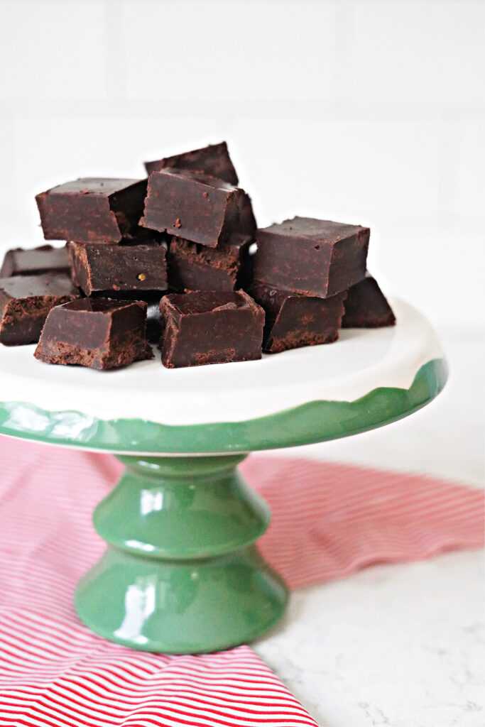 Fast & Easy 5 Minute Fudge!
